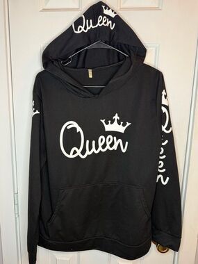 Women’s Queen Script Hoodie in Black & White, Size XL (fits like large)